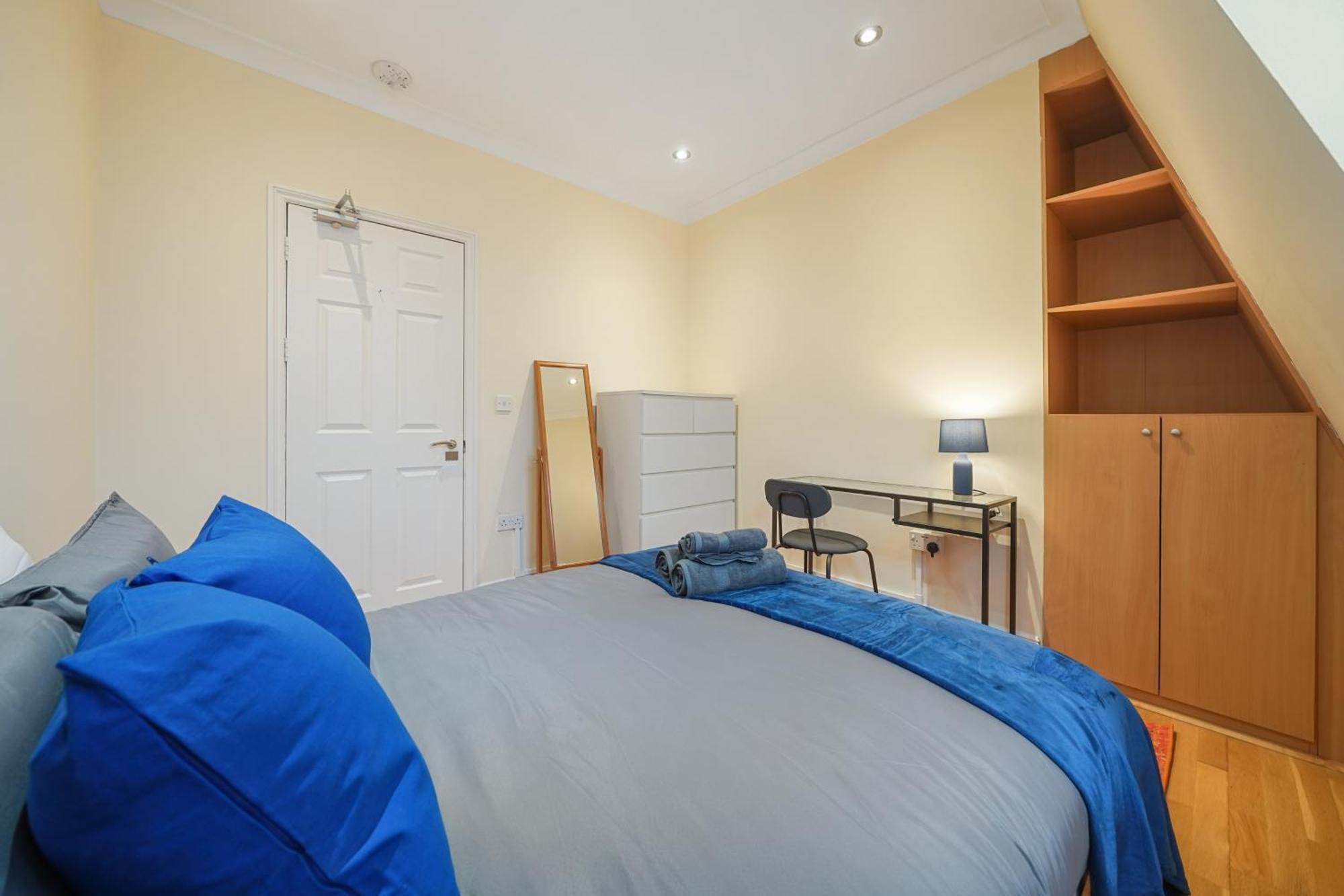 The Chic Townhouse In Kings Cross!!! 3 Floors Lägenhet London Exteriör bild